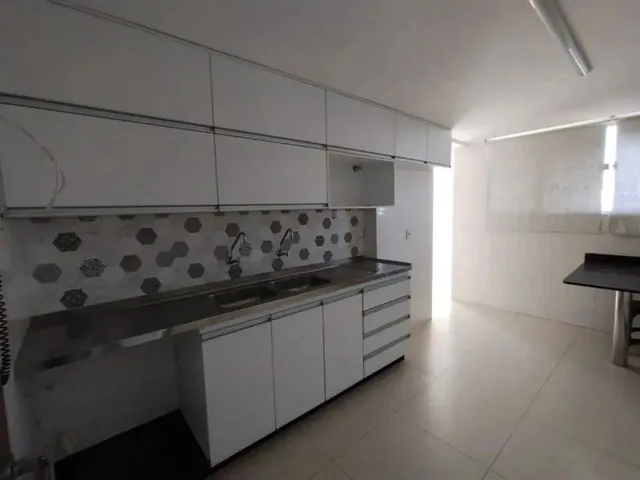 Imagem 2: Apartamento com 3 Dormitórios À Venda, 176 M² por R$ 600.000,00 - Petrópolis