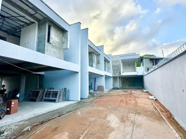 Imagem 3: Casa Duplex em Condominio Capim Macio