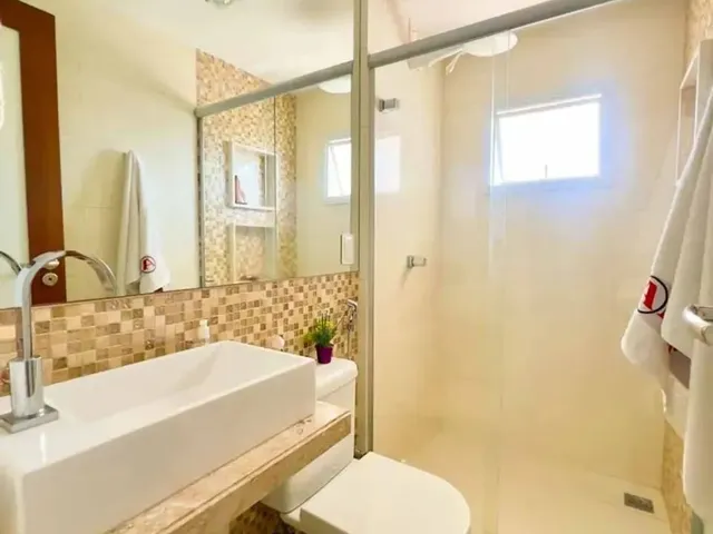Imagem 9: Apartamento Reformado em Candelária com 03 Quartos Sendo 01 Suíte