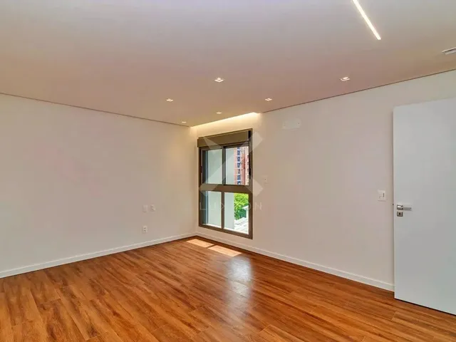 Imagem 11: Apartamento Sem Mobiliado de 116M2 com 3 Suítes e 2 Vagas no Bairro Rio Branco!