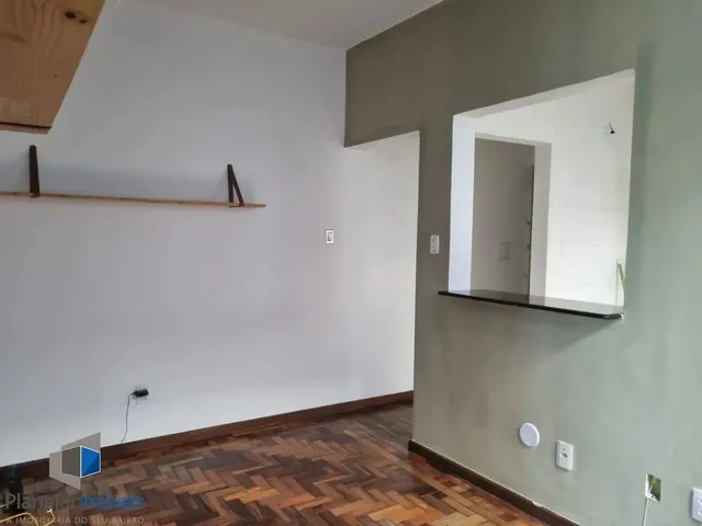 Imagem: Apartamento Semimobiliado com 02 Quartos