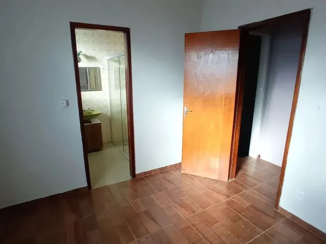Imagem 5: Imóvel para Aluguel Possui 320 Metros Quadrados com 3 Quartos em Renascença - Belo