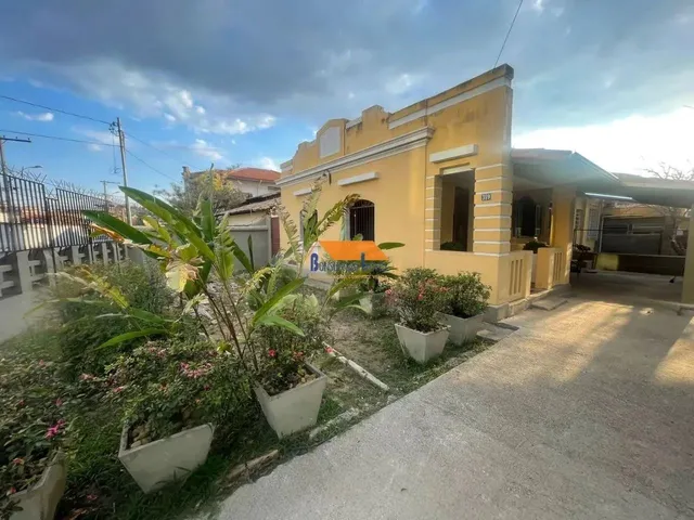 Imagem: Casa para Locação com 5 Quartos no Bairro