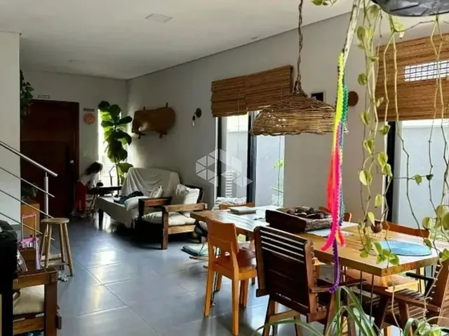 Imagem 3: Sobrado À Venda no Rio Tavares - Florianópolis/Sc - 3 Dormitórios, Suíte e Terraço