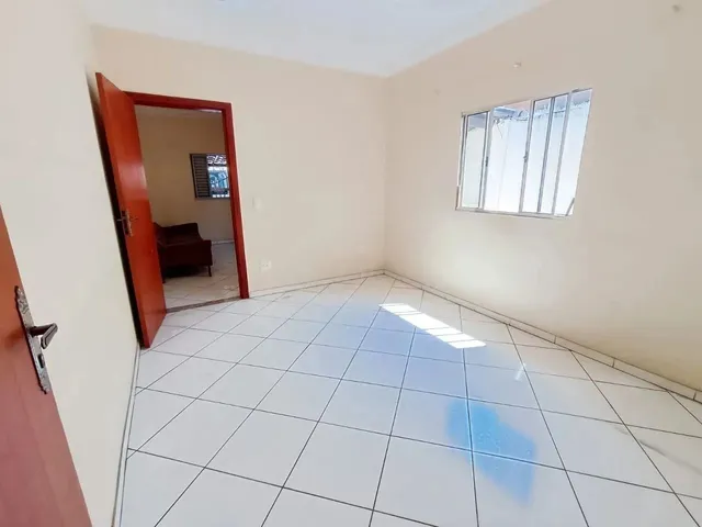 Imagem 10: Casa Espaçosa para Alugar !