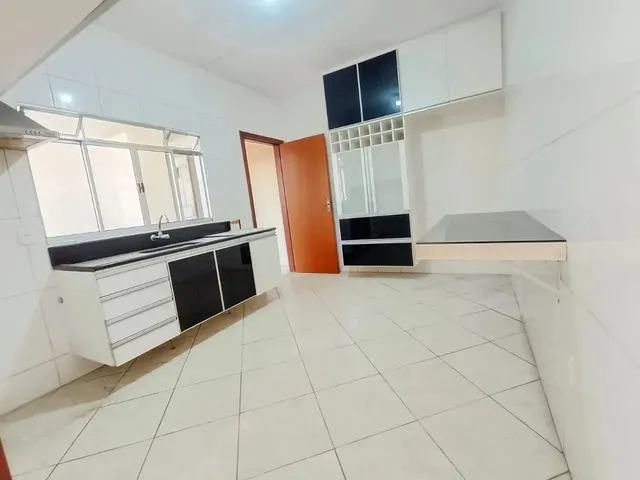 Imagem 2: Casa Espaçosa para Alugar !