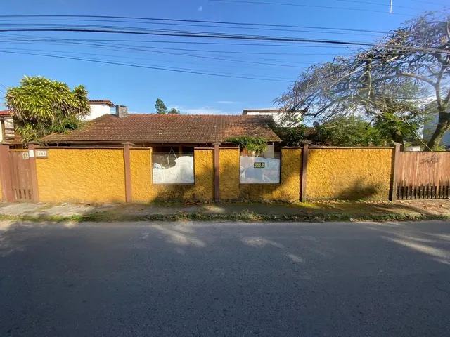 Imagem: Casa À Venda em Rua Tranquila