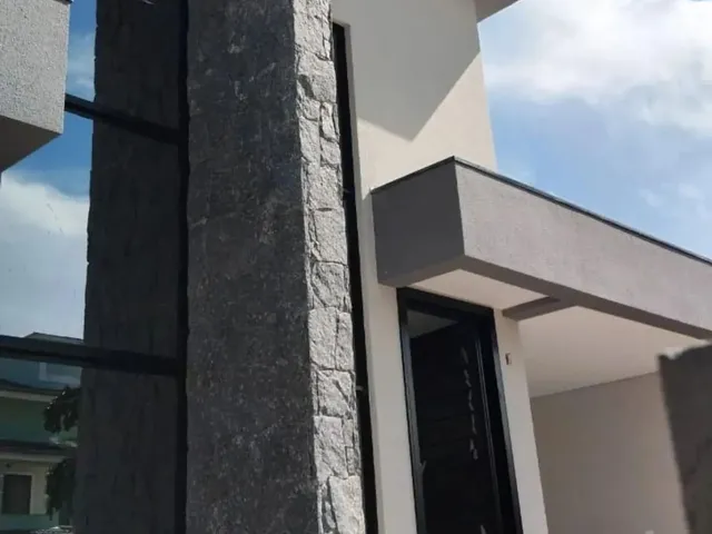 Imagem 11: Casa Financiável com 3 Quartos, Um Deles Suíte Master, no Bairro Carianos Em