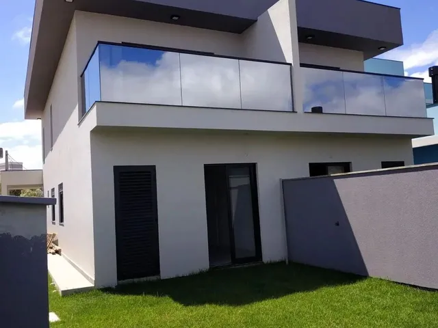 Imagem 7: Casa Financiável com 3 Quartos, Um Deles Suíte Master, no Bairro Carianos Em