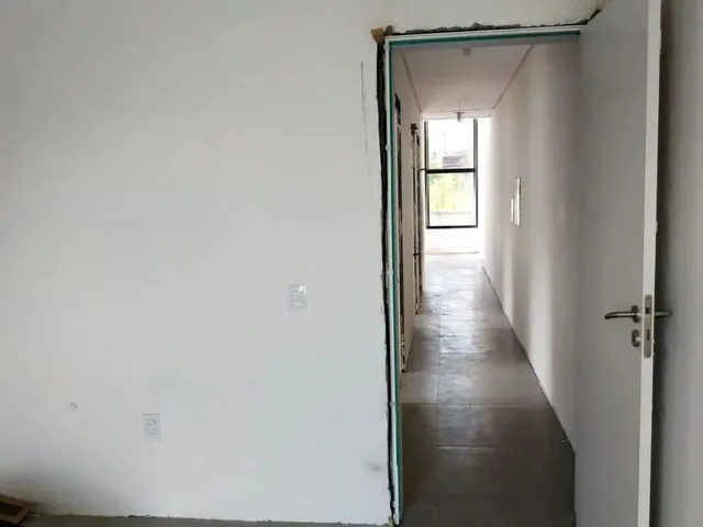Imagem 13: Casa Financiável com 3 Quartos, Um Deles Suíte Master, no Bairro Carianos Em