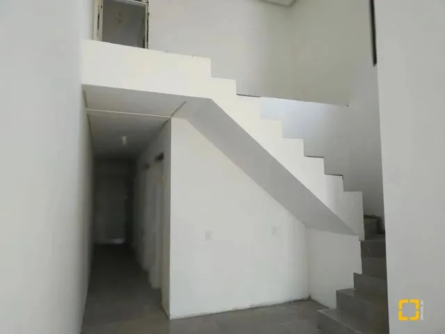 Imagem 6: Casa Financiável com 3 Quartos, Um Deles Suíte Master, no Bairro Carianos Em