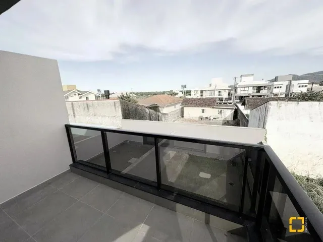 Imagem 16: Casa Financiável com 3 Quartos, Um Deles Suíte Master, no Bairro Carianos Em