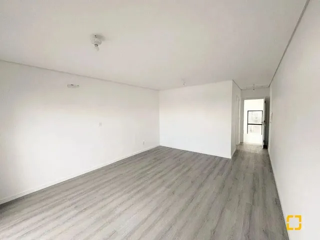 Imagem 12: Casa Financiável com 3 Quartos, Um Deles Suíte Master, no Bairro Carianos Em