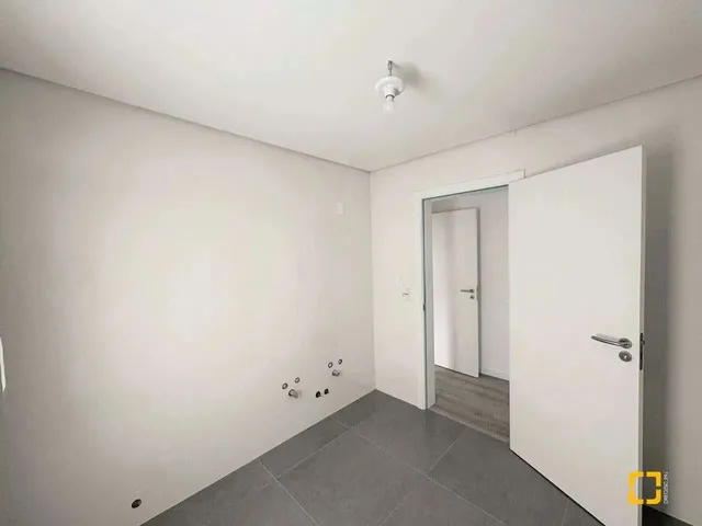 Imagem 9: Casa Financiável com 3 Quartos, Um Deles Suíte Master, no Bairro Carianos Em