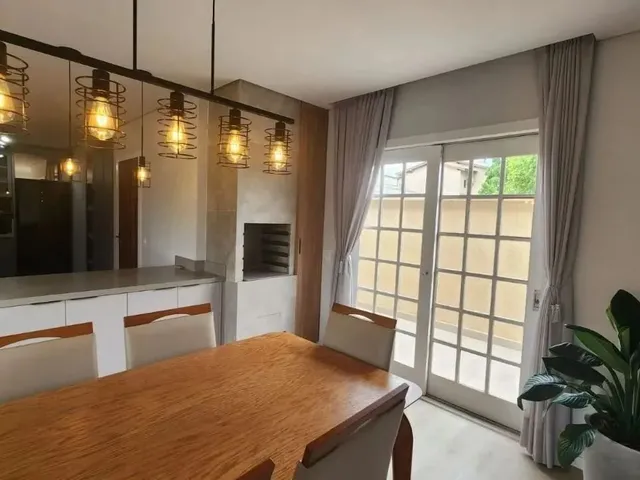 Imagem: Casa Bairro Carianos - 2 Suítes - Linda