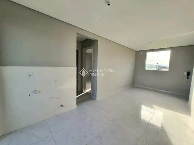 Imagem 2: Apartamento com 2 Dormittórios, 1 Suíte, 1 Vaga no Ribeirão da Ilha em Florianópolis