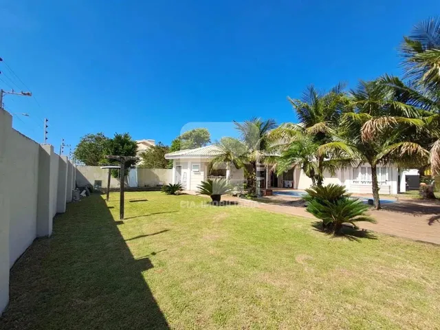 Imagem: Casa de 4 Dormitórios À Venda no Morro