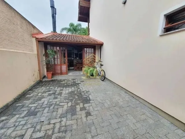 Imagem 2: Residencial Casa - Venda - 400,00 (M²) de Área Total - 0,00 (M²) de Área Privativa