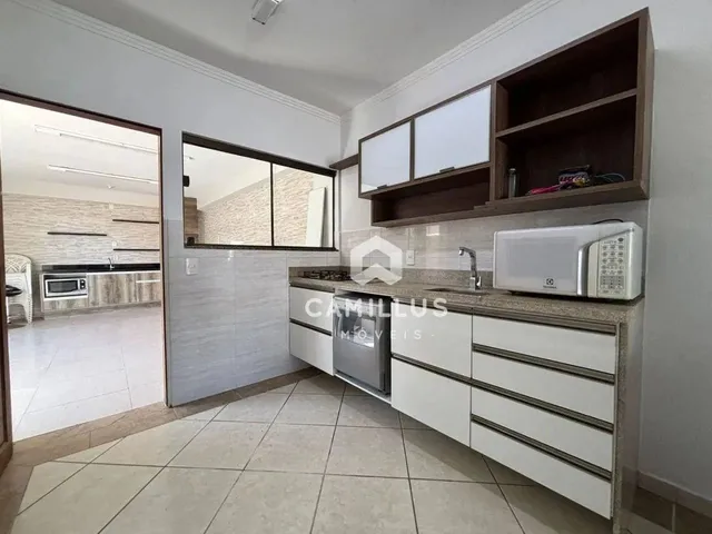 Imagem 2: Casa com 3 Dormitórios À Venda, 140 M² por R$ 597.000,00 - Carianos - Florianópolis/Sc