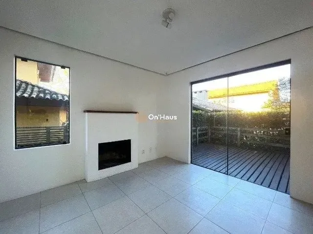Imagem 9: Casa com 2 Dormitórios À Venda R$ 1.790.000,00 no Rio Tavares - Florianópolis