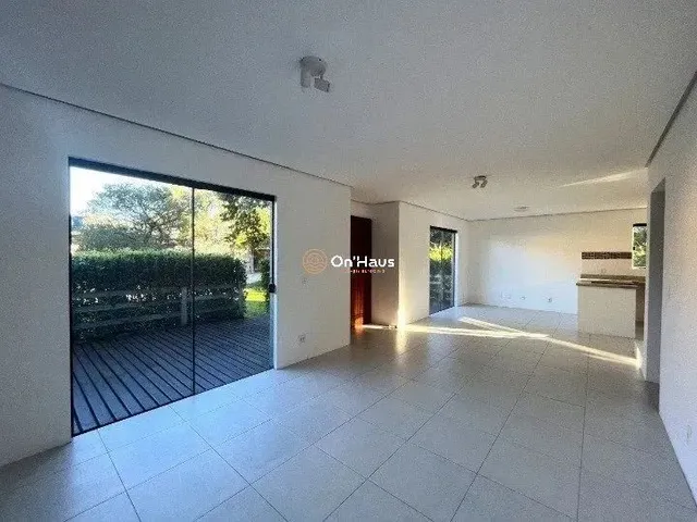 Imagem 2: Casa com 2 Dormitórios À Venda R$ 1.790.000,00 no Rio Tavares - Florianópolis