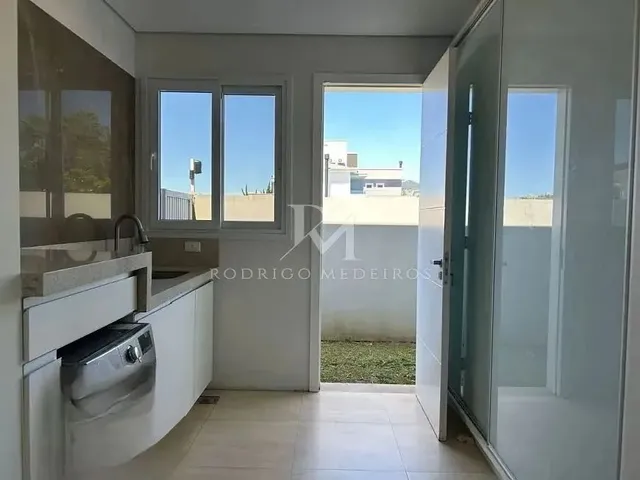 Imagem 3: Casa de 4 Suítes À Venda no Campeche, Florianópolis