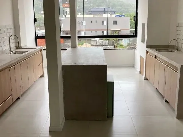Imagem 2: Apartamento no Ribeirão da Ilha - 2 Suítes e Vaga Coberta