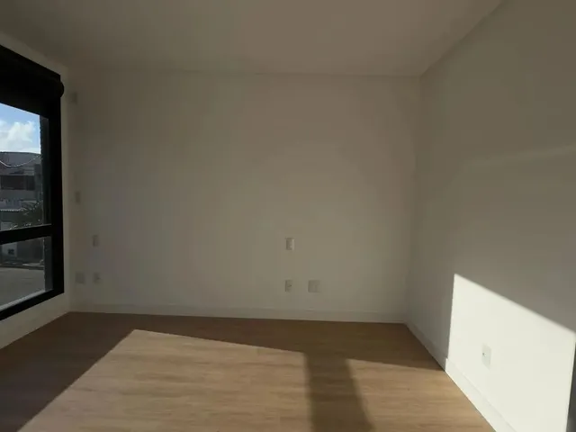 Imagem 4: Casa de 3 Dormitórios À Venda no Campeche