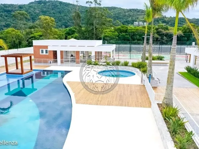 Imagem 8: Casa com 03 Dormitórios em Condomínio Clube no Morro das Pedras