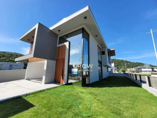 Imagem: Casa com 3 Dormitórios À Venda, 311 M²