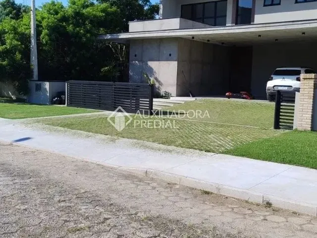 Imagem 8: Casa a Venda com 4 Quartos, 1 Suíte Master, Sul da Ilha no Pântano do Sul Em