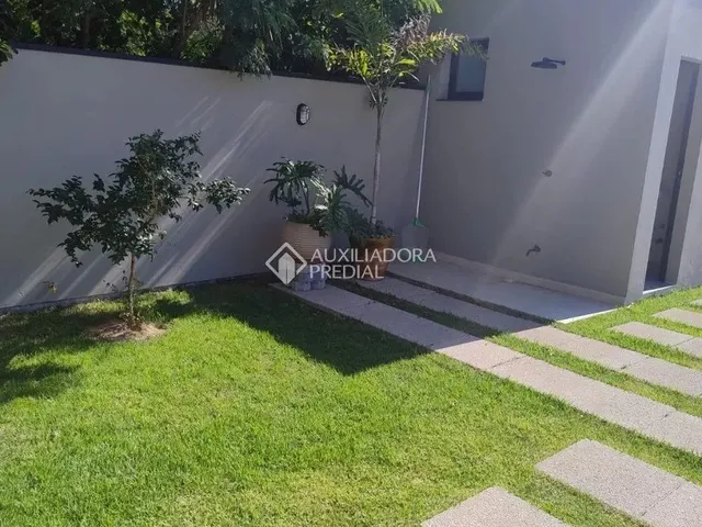 Imagem 15: Casa a Venda com 4 Quartos, 1 Suíte Master, Sul da Ilha no Pântano do Sul Em