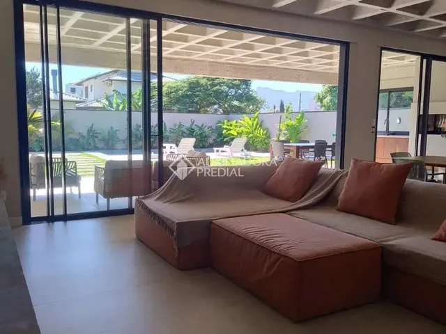 Imagem 6: Casa a Venda com 4 Quartos, 1 Suíte Master, Sul da Ilha no Pântano do Sul Em