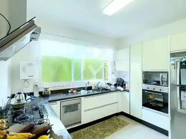 Imagem 16: Casa À Venda no Campeche, Florianópolis, em Condomínio com 5 Suítes e Lazer Completo