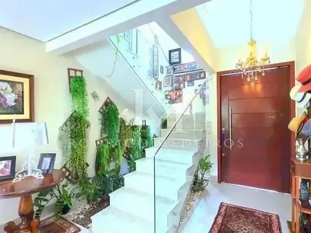 Imagem 13: Casa À Venda no Campeche, Florianópolis, em Condomínio com 5 Suítes e Lazer Completo