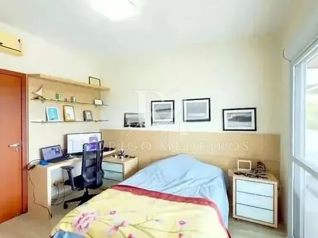 Imagem 9: Casa À Venda no Campeche, Florianópolis, em Condomínio com 5 Suítes e Lazer Completo