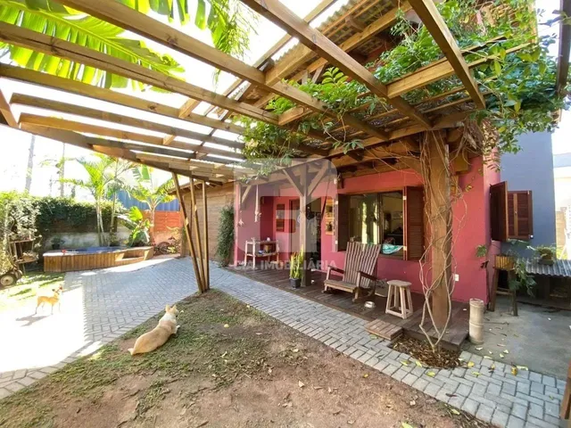 Imagem 1: Casa de 2 Dormitórios À Venda no Rio Tavares