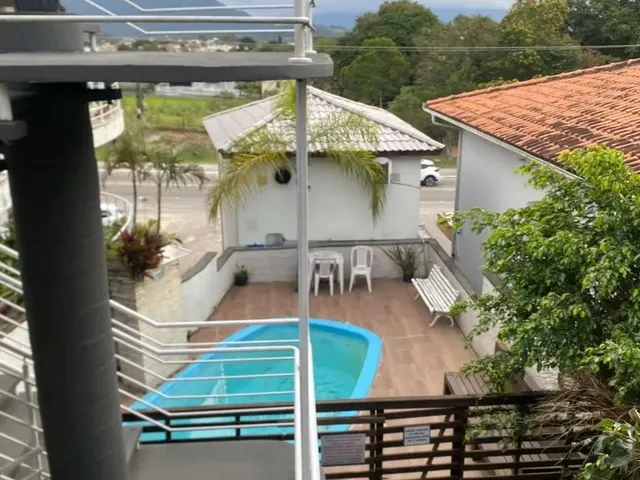 Imagem: Prédio Residencial e Comercial no Bairro
