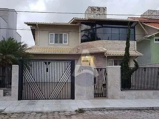Imagem: Casa com 4 Dormitórios À Venda, 241 M²