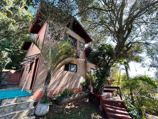Imagem: Casa com 2 Dormitórios À Venda, 180 M²
