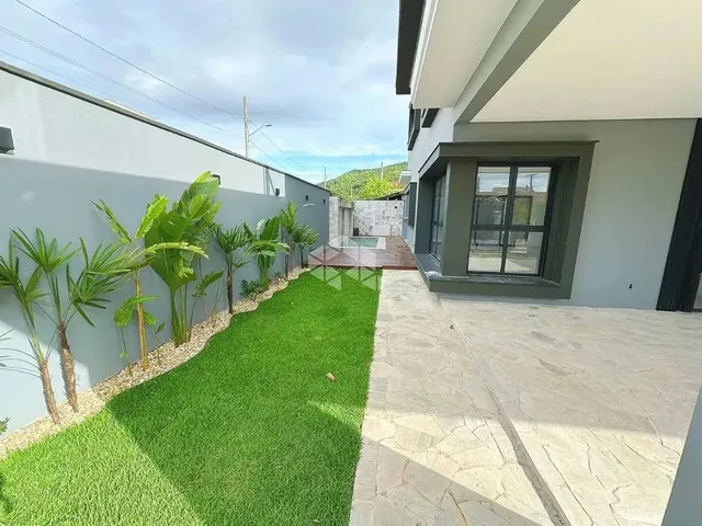 Imagem 12: Casa Duplex com 3 Suítes no Morro das Pedras - Florianópolis/Sc