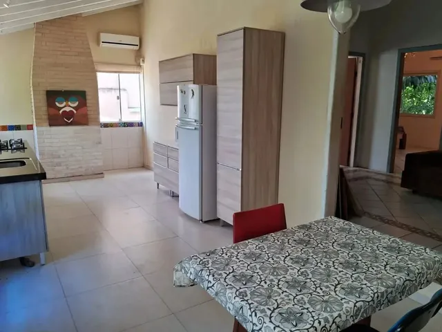 Imagem 2: Casa com 4 Dormitório no Bairro Campeche