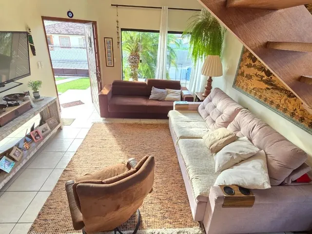 Imagem 2: Casa Individual 3 Quartos À Venda com Edícula, 218,08M² - Armação do Pântano do Sul