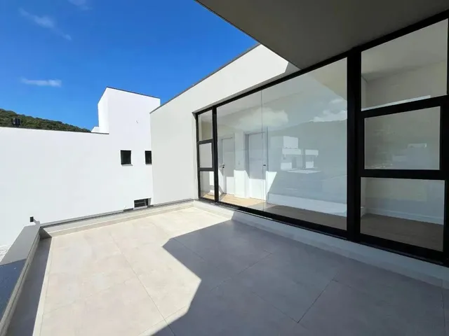 Imagem 2: Casa para Venda em Florianópolis, Rio Tavares, 3 Dormitórios, 3 Suítes, 5 Banheiros, 4