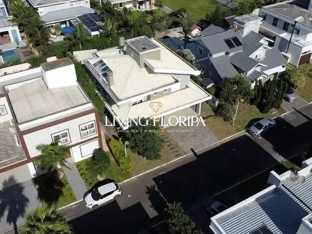 Imagem 4: Casa À Venda em Condomínio Fechado com 4 Suítes no Campeche, Florianópolis, Sc