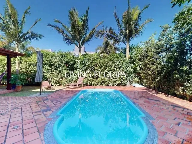 Imagem 7: Casa À Venda em Condomínio Fechado com 4 Suítes no Campeche, Florianópolis, Sc