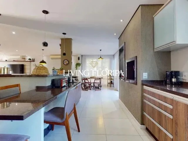 Imagem 10: Casa À Venda em Condomínio Fechado com 4 Suítes no Campeche, Florianópolis, Sc