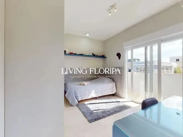 Imagem 5: Casa À Venda em Condomínio Fechado com 4 Suítes no Campeche, Florianópolis, Sc