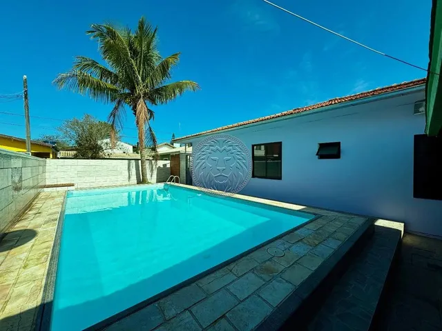 Imagem 1: Casa com 4 Dormitórios À Venda no Campeche - Florianópolis/Sc