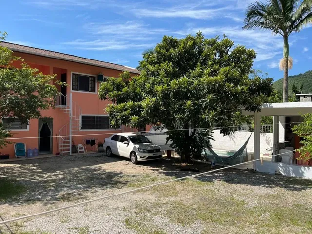 Imagem 7: Casa Residencial À Venda no Pântano do Sul com 304 M² e 11 Dormitórios/Quartos